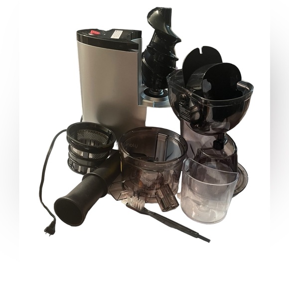 Canoly 002 Masticating Juicer NWT - Picture 10 of 12